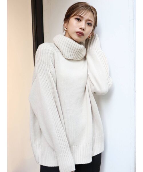 MURUA（ムルーア）の「【ONLINE限定】BIGタートルニットチュニック（ニット/セーター・レディース・ブラック/パープル/ブラウン/カーキ/アイボリー/モカ・FREE）」の15枚目の写真