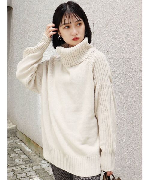 MURUA（ムルーア）の「【ONLINE限定】BIGタートルニットチュニック（ニット/セーター・レディース・ブラック/パープル/ブラウン/カーキ/アイボリー/モカ・FREE）」の17枚目の写真