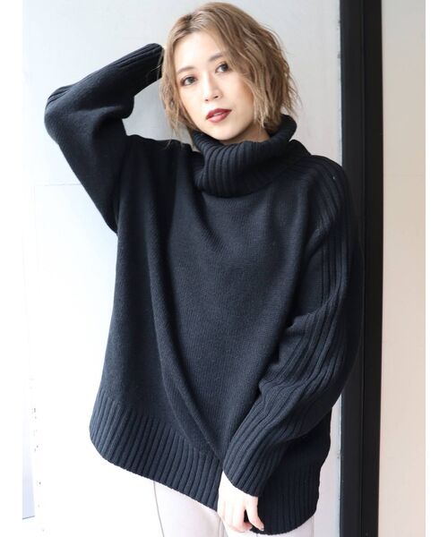 MURUA（ムルーア）の「【ONLINE限定】BIGタートルニットチュニック（ニット/セーター・レディース・ブラック/パープル/ブラウン/カーキ/アイボリー/モカ・FREE）」の21枚目の写真