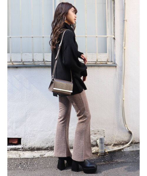 MURUA（ムルーア）の「【ONLINE限定】BIGタートルニットチュニック（ニット/セーター・レディース・ブラック/パープル/ブラウン/カーキ/アイボリー/モカ・FREE）」の22枚目の写真