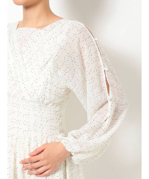 MERCURYDUO(マーキュリーデュオ)の「2WAYオープンショルダードットシャーリングワンピ-ス(ワンピース・レディース・オフホワイト/ブラック・FREE)」の20枚目の写真