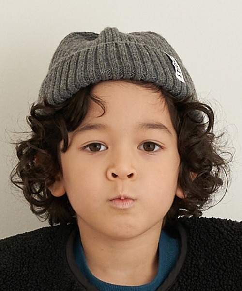 b・ROOM（ビールーム）の「タグつきニット帽（ニットキャップ/ビーニー・キッズ・モスグリーン/ブルー/トップグレー/ベージュ/アイボリー・M/S）」の3枚目の写真