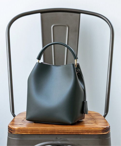 IENA(イエナ)の「【GIANNI NOTARO/ジャノニ ノターロ】レザーミニバッグ◆(ショルダーバッグ・レディース・ブラック/グリーン・FREE)」の2枚目の写真