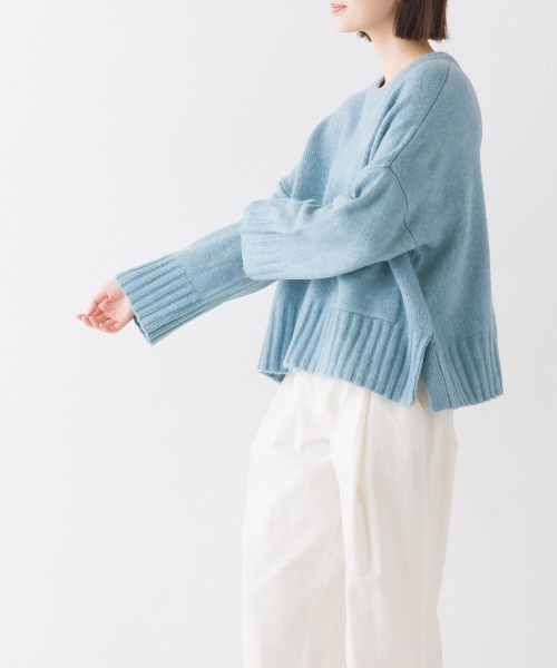 OMNES(オムネス)の「シャギービッグポケットプルオーパーニット(ニット/セーター・レディース・ベージュ/グレー/サックスブルー/オレンジ・FREE)」の11枚目の写真