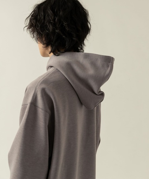 URBAN RESEARCH（アーバンリサーチ）の「ライトダンボール プルオーバーパーカー（パーカー・メンズ・ベージュ/グレー/チャコールグレー/ブラック・MEDIUM/LARGE）」の6枚目の写真