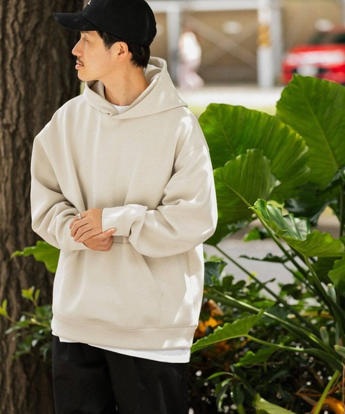 URBAN RESEARCH（アーバンリサーチ）の「ライトダンボール プルオーバーパーカー（パーカー・メンズ・ベージュ/グレー/チャコールグレー/ブラック・MEDIUM/LARGE）」の16枚目の写真