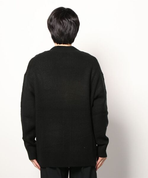 GAP（ギャップ）の「オーバーサイズ Vネック カーディガン（カーディガン/ボレロ・メンズ・ブラウン系その他/ブラック/ベージュ系その他/ブルー系その他・XS/S/M/L/XL）」の6枚目の写真