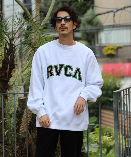 RVCA(ルーカ)の「RVCA メンズ HAV RVCA CR トレーナー【2021年秋冬モデル】/ルーカスウェットトレーナー(スウェット・メンズ・ホワイト/ブラック/パープル/モスグリーン/ホワイト系その他/ブラック系その他・SMALL/MEDIUM/LARGE/X-LARGE)」の3枚目の写真