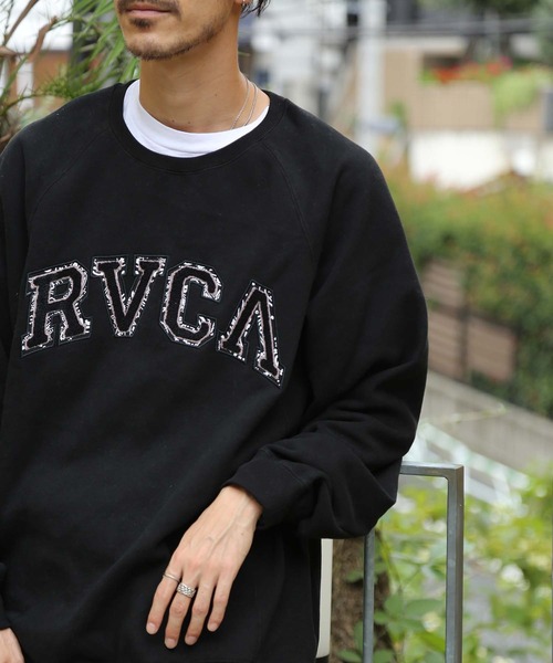 RVCA(ルーカ)の「RVCA メンズ HAV RVCA CR トレーナー【2021年秋冬モデル】/ルーカスウェットトレーナー(スウェット・メンズ・ホワイト/ブラック/パープル/モスグリーン/ホワイト系その他/ブラック系その他・SMALL/MEDIUM/LARGE/X-LARGE)」の1枚目の写真