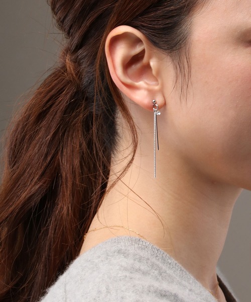 Manon's Selection（マノンズセレクション）の「1粒ストーンダブルラインピアス（ピアス（両耳用）・レディース・シルバー/ゴールド・ONE SIZE）」の7枚目の写真