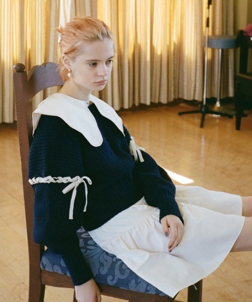 REDYAZEL（レディアゼル）の「袖編み上げスクエアネックニットプル