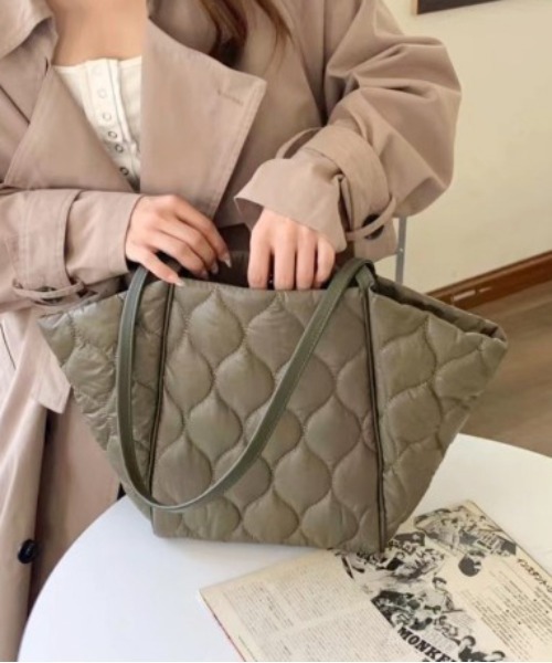 MAISON BREEZE（メゾンブリーズ）の「【MAISON BREEZE】キルティングショッピングトート SCCH040（トートバッグ・レディース・ブラック/カーキ/ホワイト/ベージュ・FREE）」の14枚目の写真