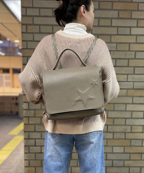 Scrap Book(スクラップブック)の「【MY BEST BAG】エンボスフラップリュック(バックパック/リュック・レディース・ブラック/ベージュ・FREE)」の13枚目の写真