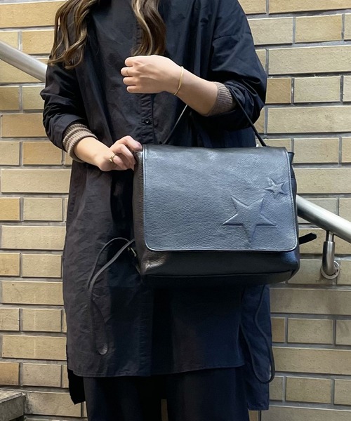 Scrap Book(スクラップブック)の「【MY BEST BAG】エンボスフラップリュック(バックパック/リュック・レディース・ブラック/ベージュ・FREE)」の12枚目の写真