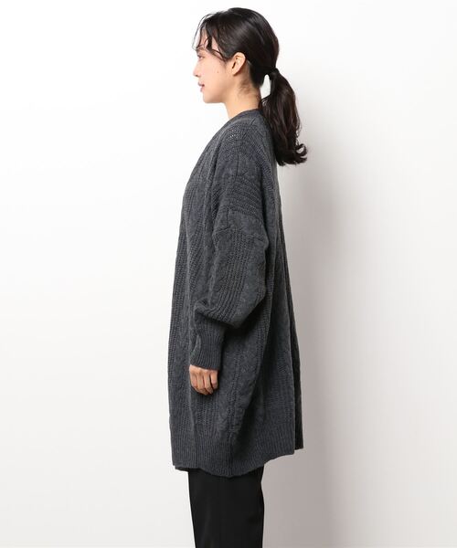 VitaFelice（ヴィータフェリーチェ）の「ケーブルニットロングカーディガン（カーディガン/ボレロ・レディース・グレー/ベージュ系その他・FREE）」の3枚目の写真