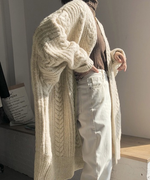 VitaFelice（ヴィータフェリーチェ）の「ケーブルニットロングカーディガン（カーディガン/ボレロ・レディース・グレー/ベージュ系その他・FREE）」の5枚目の写真