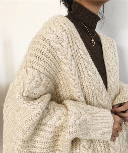 VitaFelice（ヴィータフェリーチェ）の「ケーブルニットロングカーディガン（カーディガン/ボレロ・レディース・グレー/ベージュ系その他・FREE）」の6枚目の写真