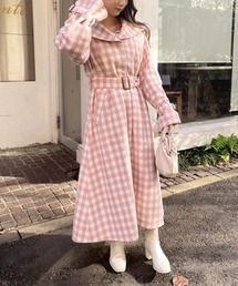 セーラーカラーが大人可愛いロングコート