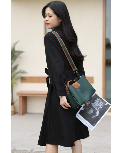 MAISON DE THERESE(メゾン ド テレーズ)の「フレンチVネックワンピース(ワンピース・レディース・ブラック/ブラウン・LARGE/MEDIUM)」の9枚目の写真