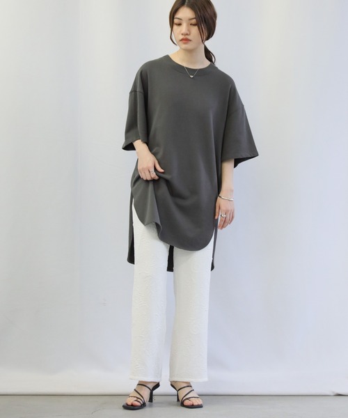 select MOCA(セレクトモカ)の「クルーネックラウンドBIGスウェットTシャツ(Tシャツ/カットソー・レディース・グリーン/アイボリー/スミクロ・FREE)」の6枚目の写真