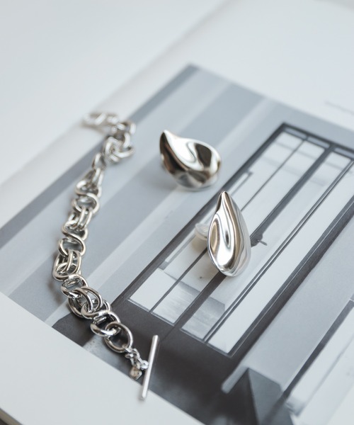 rapiecage（ラピエサージュ）の「ビッグビーンズモチーフイヤリング（イヤリング・レディース・シルバー・FREE）」の7枚目の写真