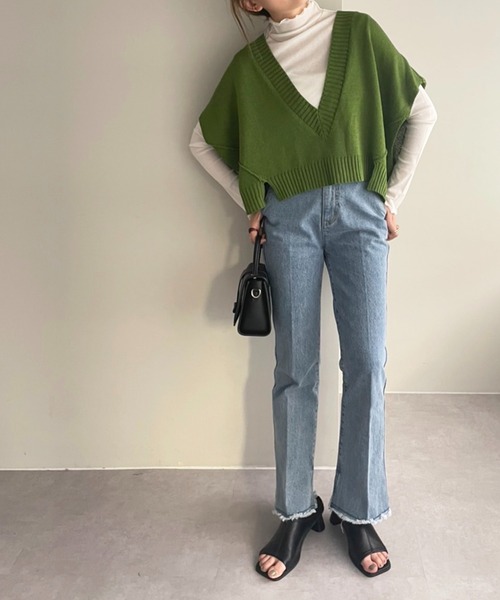 DISCOAT（ディスコート）の「【WEB限定】深Vニットベスト（ベスト・レディース・ブラック/グリーン/ホワイト系その他/ブラウン・FREE）」の8枚目の写真