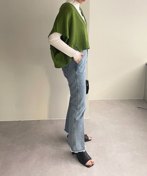 DISCOAT（ディスコート）の「【WEB限定】深Vニットベスト（ベスト・レディース・ブラック/グリーン/ホワイト系その他/ブラウン・FREE）」の9枚目の写真