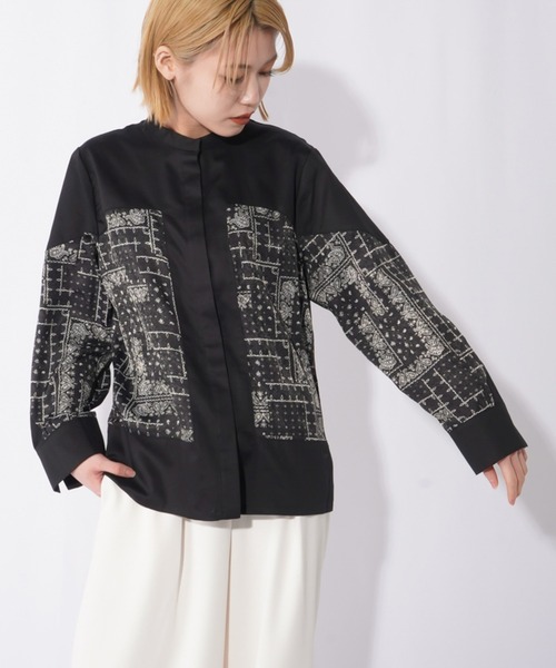 RODEO(ロデオ)の「RODEO ロデオ ペイズリーサテン切替ブラウス(シャツ/ブラウス・レディース・ブラック/オフホワイト・FREE)」の2枚目の写真