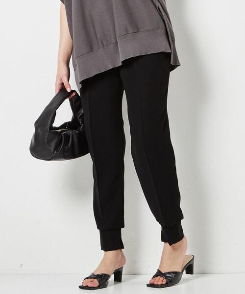 Liesse(リエス)の「ポリエステルツイルジョガーパンツ(その他パンツ・レディース・グレイッシュベージュ/スミクロ/ブラック・S/M/L)」の1枚目の写真