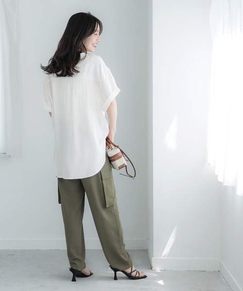 coca(coca)(コカ)の「バンドカラーとろみブラウス(シャツ/ブラウス・レディース・ホワイト/パープル/ブラック/ダークグリーン/ベージュ/ライトブルー・M/L)」の11枚目の写真