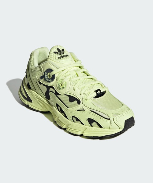 adidas（アディダス）の「アスター / Astir / 厚底スニーカー