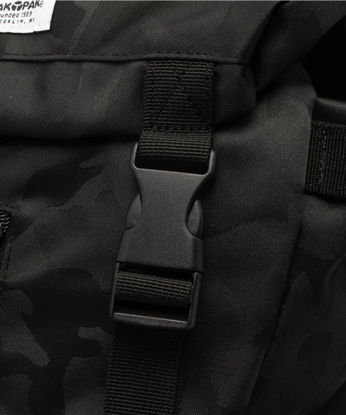 VENCEEXCHANGE(ヴァンスエクスチェンジ)の「YAKPAヤックパックジャガードフラップリュック (バックパック/リュック・メンズ・ブラック/スカイブルー・FREE)」の7枚目の写真