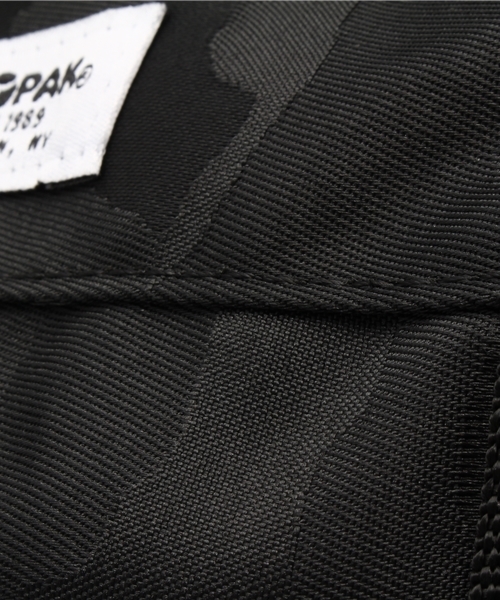 VENCEEXCHANGE(ヴァンスエクスチェンジ)の「YAKPAヤックパックジャガードフラップリュック (バックパック/リュック・メンズ・ブラック/スカイブルー・FREE)」の9枚目の写真