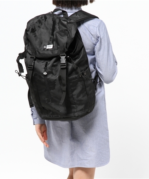 VENCEEXCHANGE(ヴァンスエクスチェンジ)の「YAKPAヤックパックジャガードフラップリュック (バックパック/リュック・メンズ・ブラック/スカイブルー・FREE)」の11枚目の写真