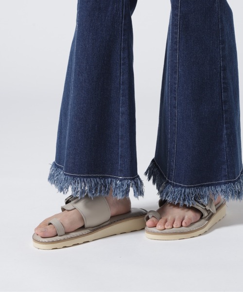 AULA AILA（アウラアイラ）の「AULA AILA/アウラアイラ/FRINGE DENIM PANTS（デニムパンツ・レディース・ブルー・1）」の7枚目の写真