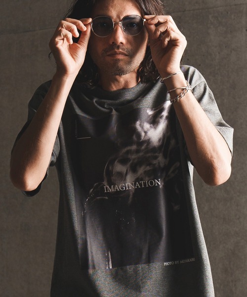 GLIMCLAP(グリムクラップ)の「mt7984-PhotographerAKI SAKAIRIcollaboration T-Shirt Tシャツ(Tシャツ/カットソー・メンズ・ホワイト/ミックスグレー/ブラック・S/L/M)」の21枚目の写真