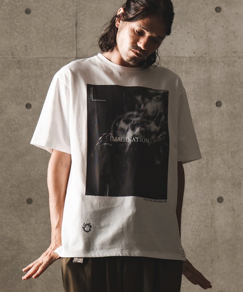 GLIMCLAP(グリムクラップ)の「mt7984-PhotographerAKI SAKAIRIcollaboration T-Shirt Tシャツ(Tシャツ/カットソー・メンズ・ホワイト/ミックスグレー/ブラック・S/L/M)」の7枚目の写真