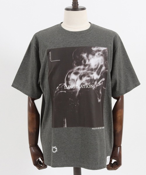 GLIMCLAP(グリムクラップ)の「mt7984-PhotographerAKI SAKAIRIcollaboration T-Shirt Tシャツ(Tシャツ/カットソー・メンズ・ホワイト/ミックスグレー/ブラック・S/L/M)」の19枚目の写真