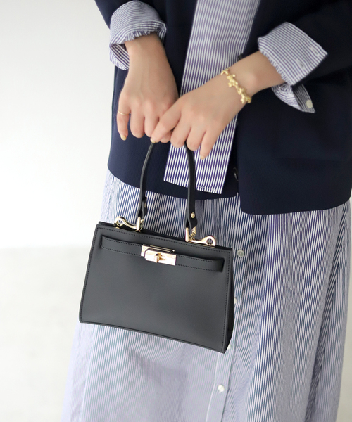 SLOBE IENA（スローブイエナ）の「【AULENTTI/オウレンティ】 CLASSIC 2WAY ショルダーバッグ（ショルダーバッグ・レディース・ブラック・FREE）」の6枚目の写真