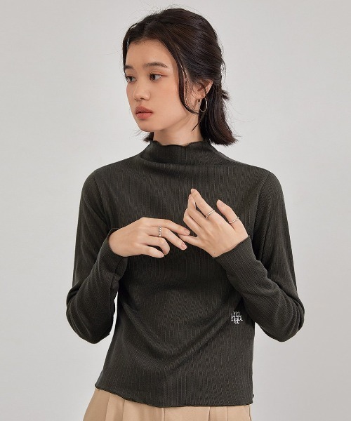 muahmuah(ムーアムーア)の「A'GEM/9 × .kom『muah muah/ムーアムーア』RUFFLE GOLGI TURTLENECK T-SHIRT/ラッフル タートルネックロングスリーブカットソー(Tシャツ/カットソー・レディース・チャコールグレー/ライトブルー/ブラック/アイボリー・FREE)」の3枚目の写真