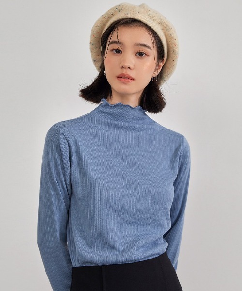 muahmuah(ムーアムーア)の「A'GEM/9 × .kom『muah muah/ムーアムーア』RUFFLE GOLGI TURTLENECK T-SHIRT/ラッフル タートルネックロングスリーブカットソー(Tシャツ/カットソー・レディース・チャコールグレー/ライトブルー/ブラック/アイボリー・FREE)」の4枚目の写真