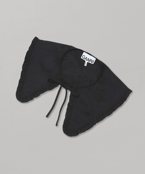 GANNI(ガニー)の「GANNI Taffeta Frill Collar F7200(付け襟・レディース・ブラック・ONE SIZE)」の1枚目の写真