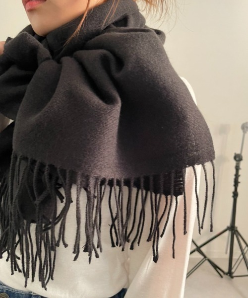 sakishimatokyo（サキシマトーキョー）の「カラーストール（ストール/ショール・レディース・ブラック/ベージュ/ブルー・MEDIUM）」の4枚目の写真