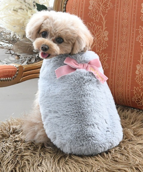 One Octave(ワンオクターヴ)の「One Octave/リボン付ケープコート(ペットウェア・レディース・レッド/グレー・2XS/XS/S/M/L/2L/2M)」の1枚目の写真