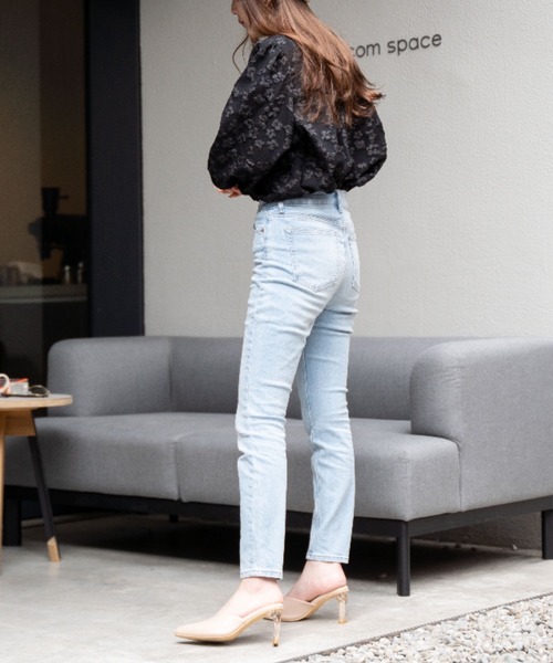 OLUPIC（オルピック）の「OLUPIC/【WEB限定】立体刺繍花柄スタンドネックブラウス（シャツ/ブラウス・レディース・ブラック/ホワイト/ライトベージュ・FREE）」の15枚目の写真