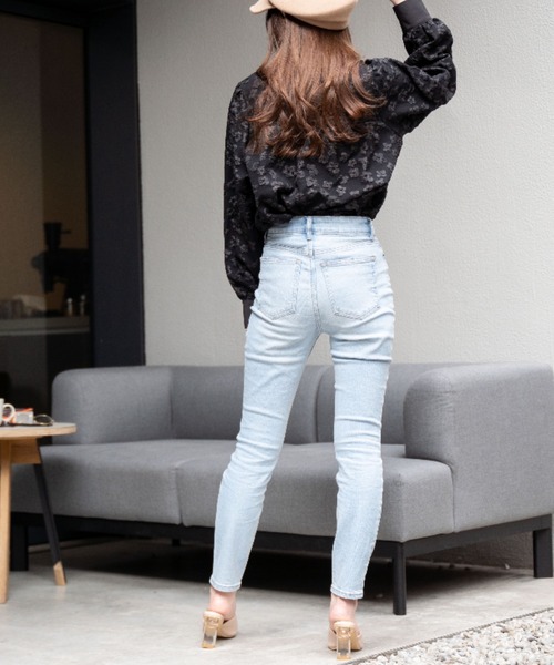 OLUPIC（オルピック）の「OLUPIC/【WEB限定】立体刺繍花柄スタンドネックブラウス（シャツ/ブラウス・レディース・ブラック/ホワイト/ライトベージュ・FREE）」の16枚目の写真