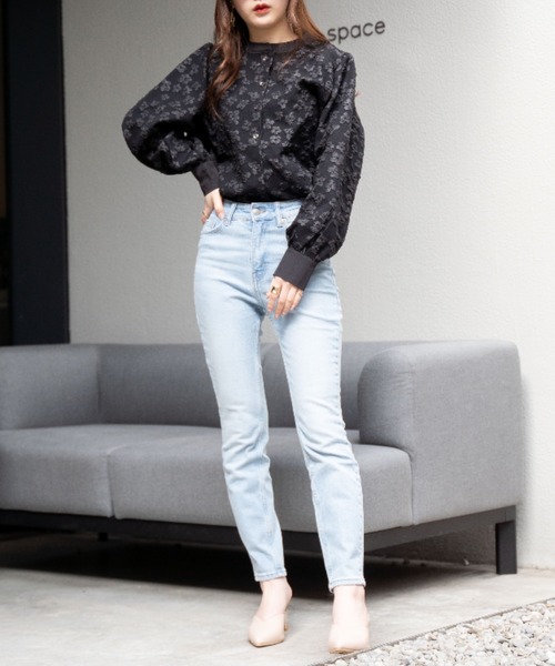 OLUPIC（オルピック）の「OLUPIC/【WEB限定】立体刺繍花柄スタンドネックブラウス（シャツ/ブラウス・レディース・ブラック/ホワイト/ライトベージュ・FREE）」の13枚目の写真