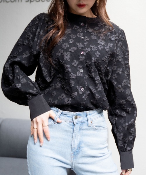 OLUPIC（オルピック）の「OLUPIC/【WEB限定】立体刺繍花柄スタンドネックブラウス（シャツ/ブラウス・レディース・ブラック/ホワイト/ライトベージュ・FREE）」の11枚目の写真