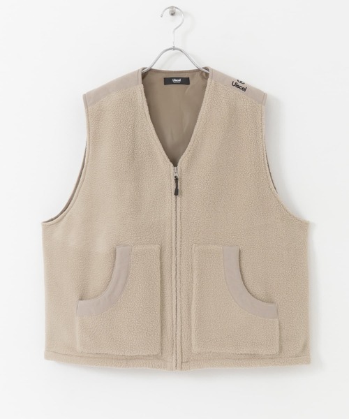 Uiscel(ユイセル)の「Uiscel フリースオーバーベスト(ベスト・メンズ・ブラック/ライトベージュ・LARGE/MEDIUM)」の1枚目の写真