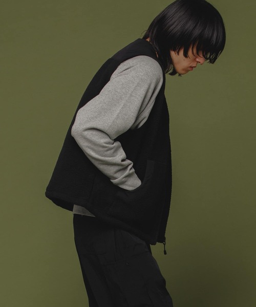 Uiscel(ユイセル)の「Uiscel フリースオーバーベスト(ベスト・メンズ・ブラック/ライトベージュ・LARGE/MEDIUM)」の18枚目の写真